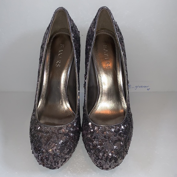 NWOT 9 Bakers Melina Pewter Sequin High Heel Pump - Picture 2 of 13